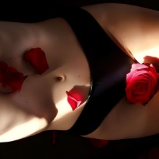 Sesso mestruale 101: una guida al piacere, al comfort e alla pulizia